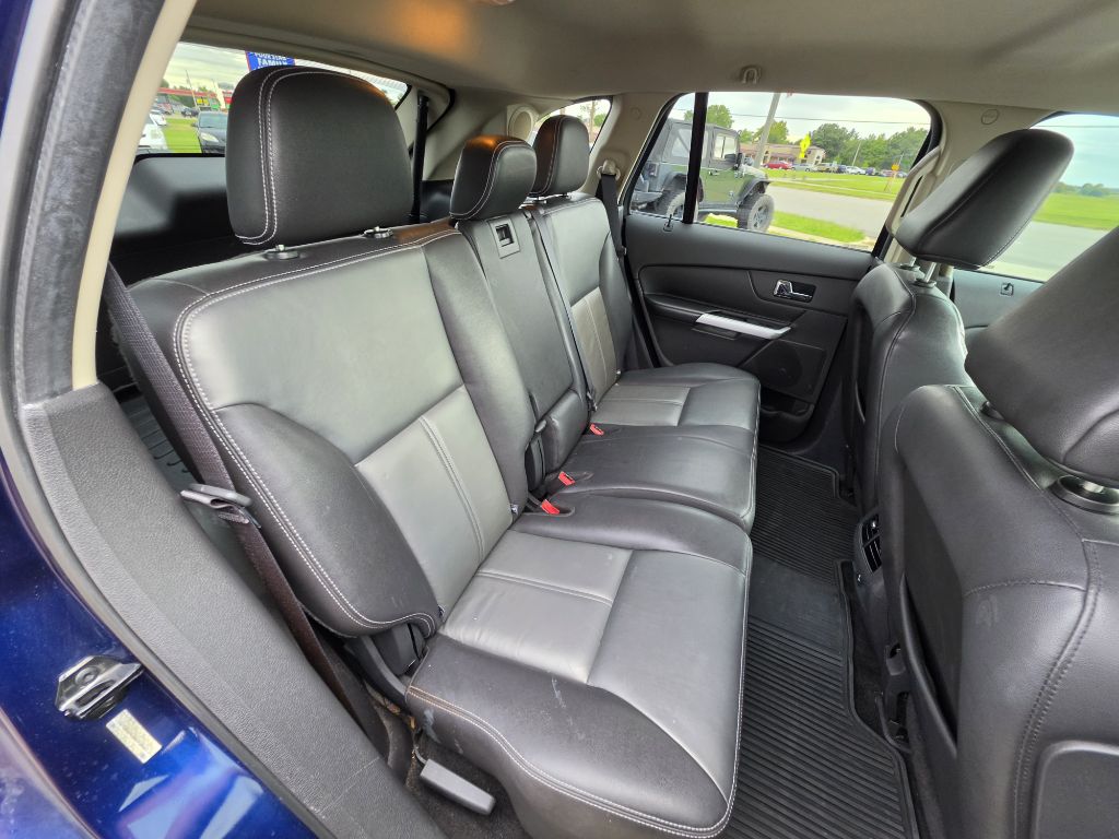 Photo 19 of this FORD EDGE