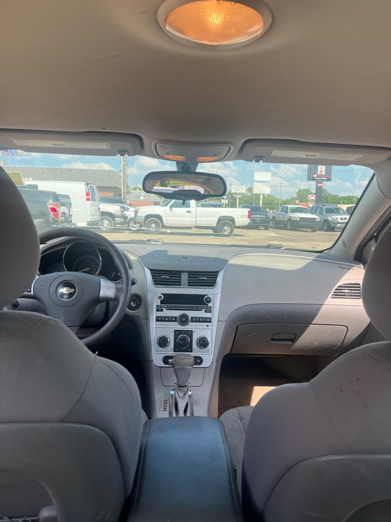 2010 Chevrolet Malibu #10