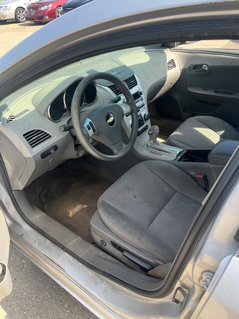 2010 Chevrolet Malibu #12