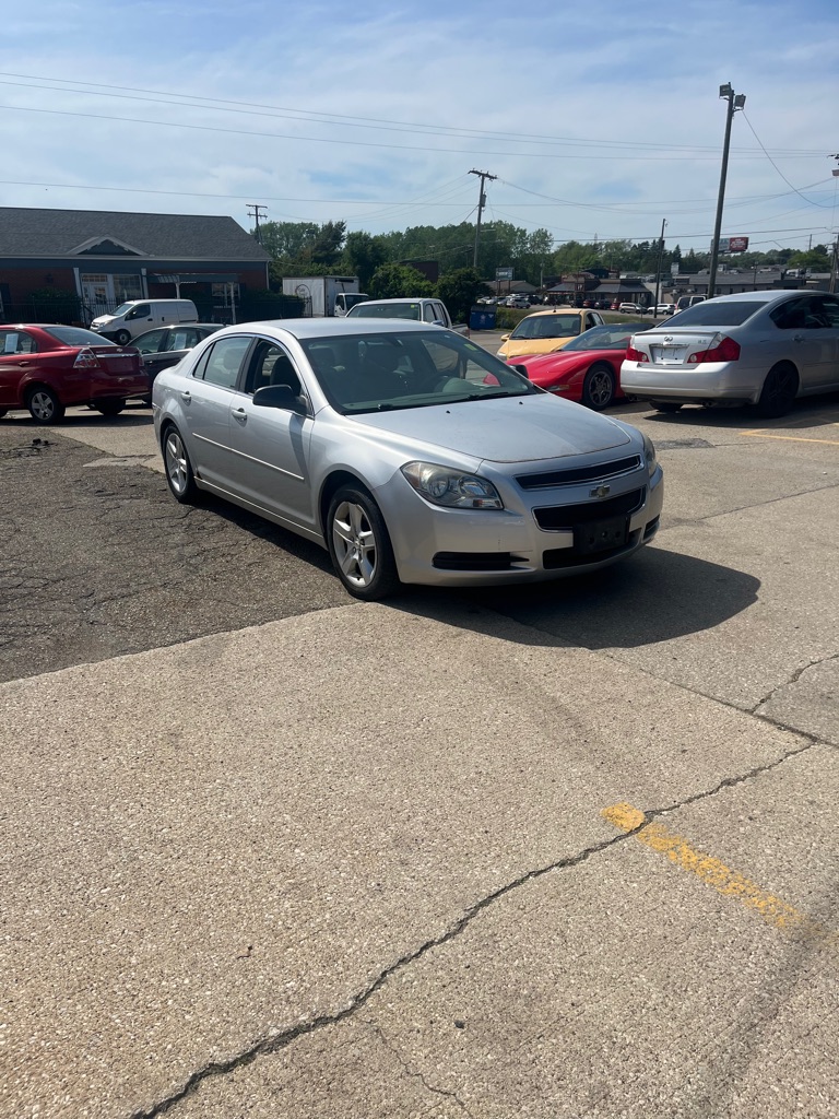 2010 Chevrolet Malibu #2