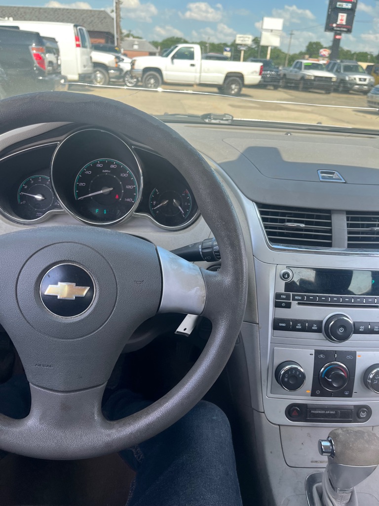 2010 Chevrolet Malibu #13