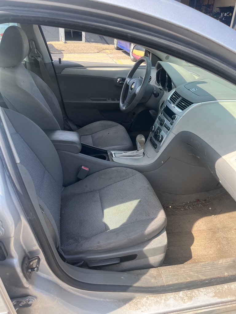 2010 Chevrolet Malibu #8