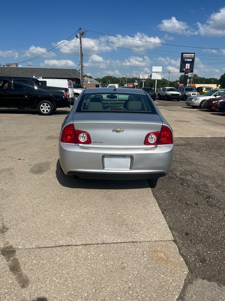 2010 Chevrolet Malibu #5