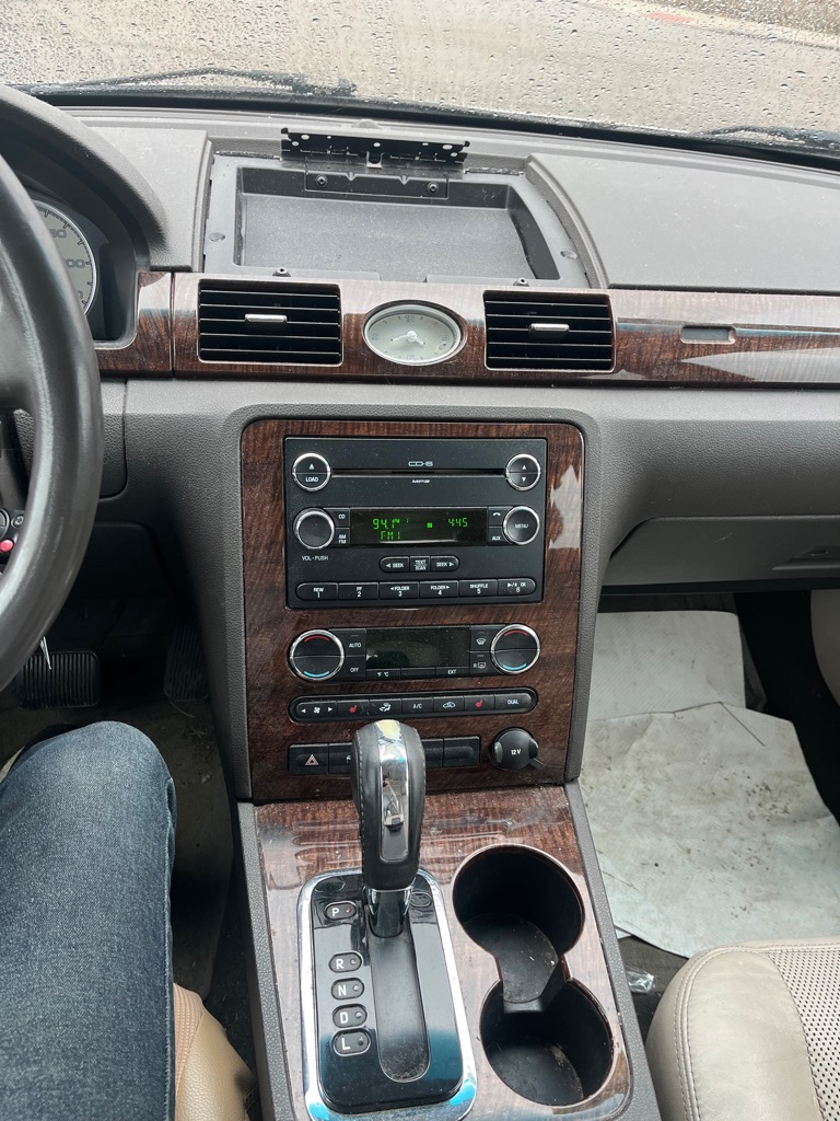 2009 Ford Taurus #17
