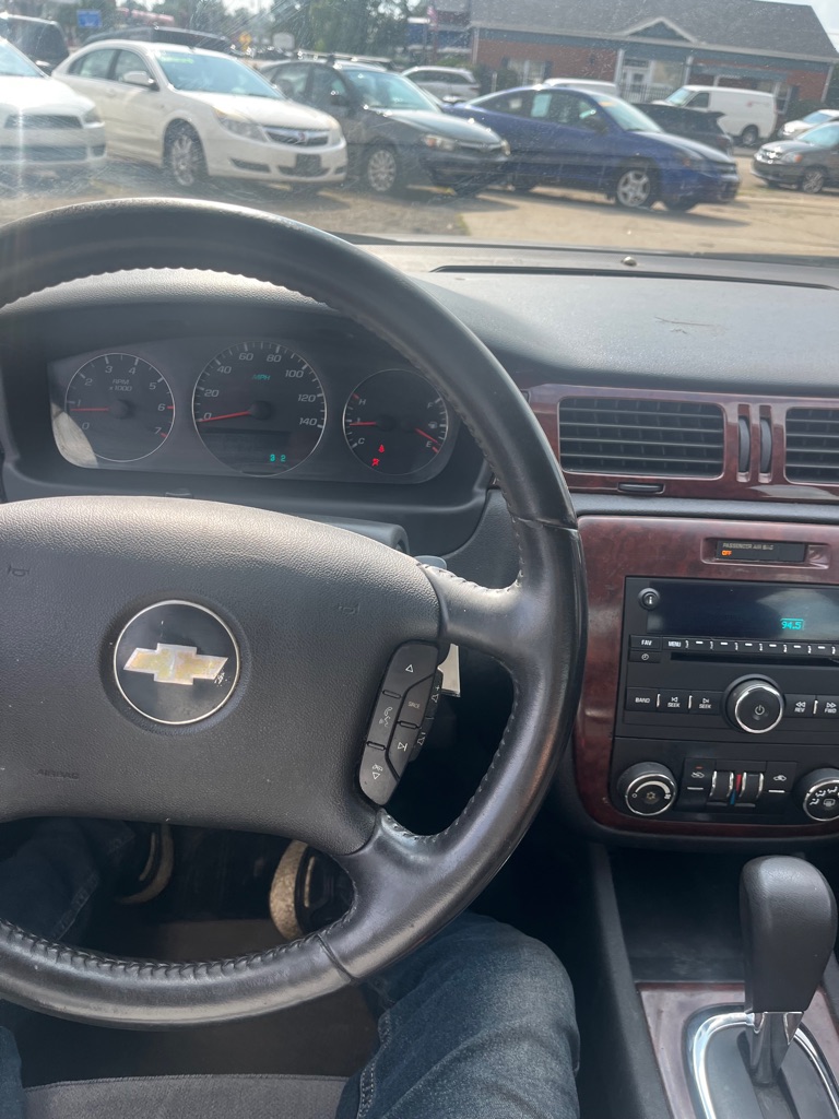 2010 Chevrolet Impala LT - Photo 14