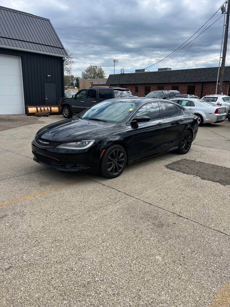 2016 Chrysler 200 S