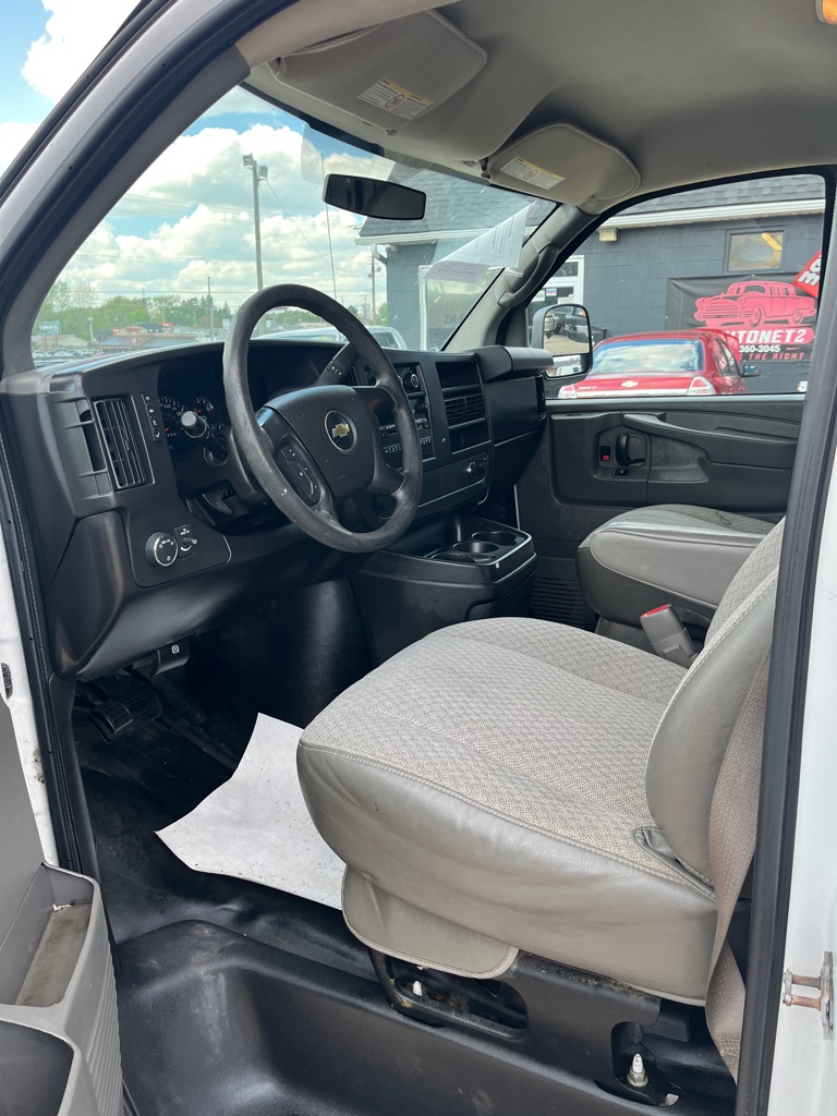 2014 Chevrolet G2500 Vans #12