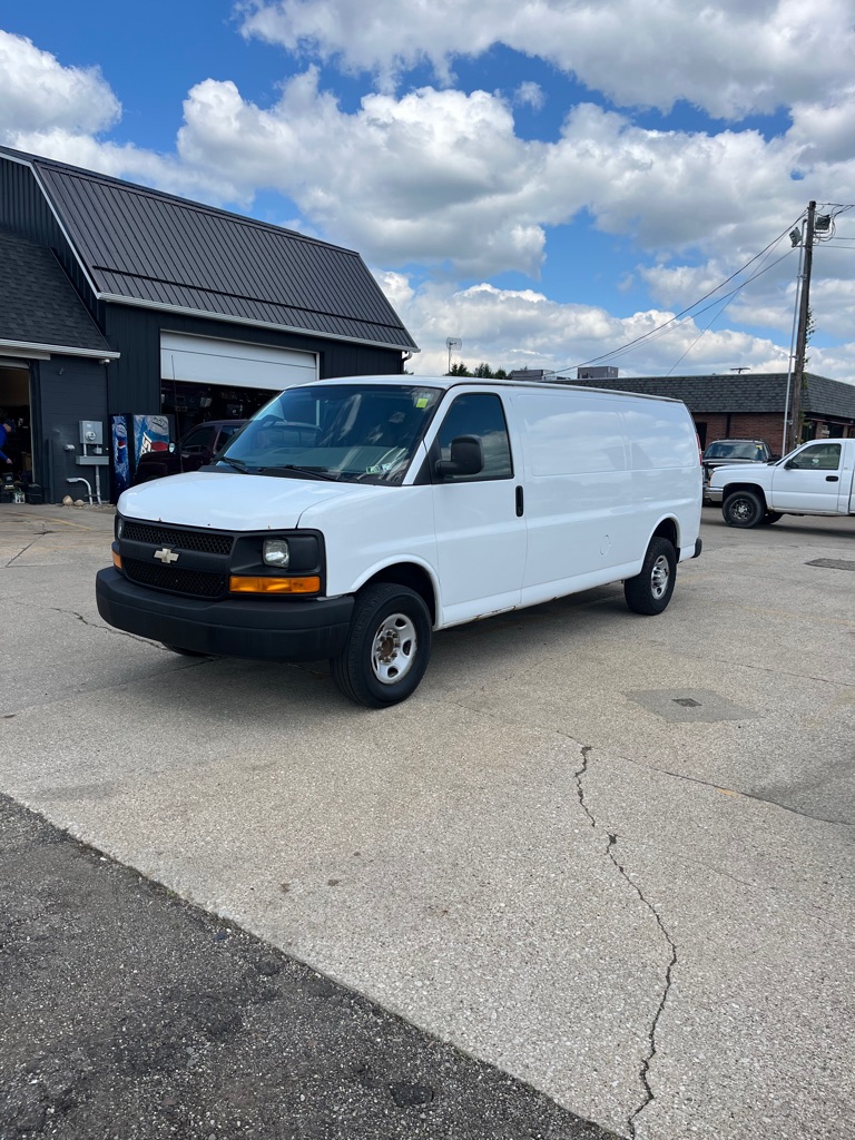 2014 Chevrolet Express 2500 Extended Work Van HD's photo