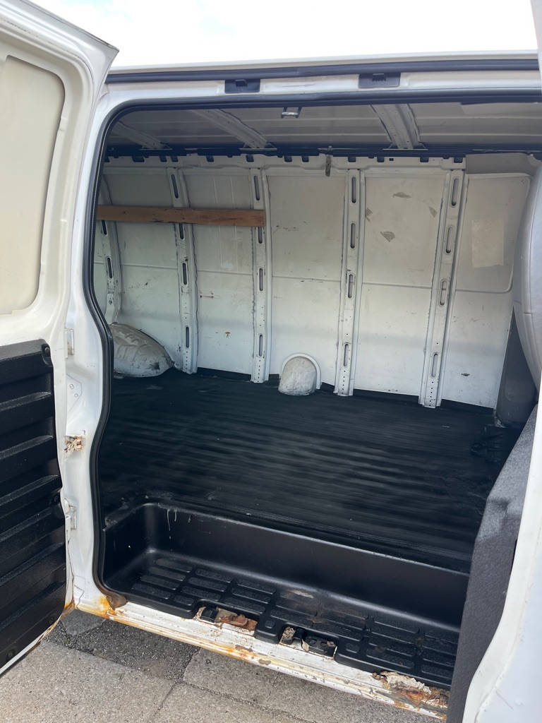2014 Chevrolet G2500 Vans #10