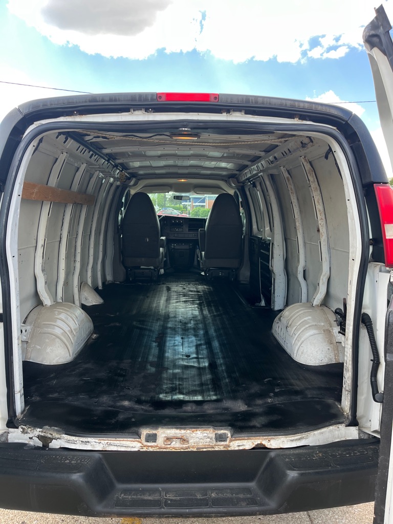 2014 Chevrolet G2500 Vans #11