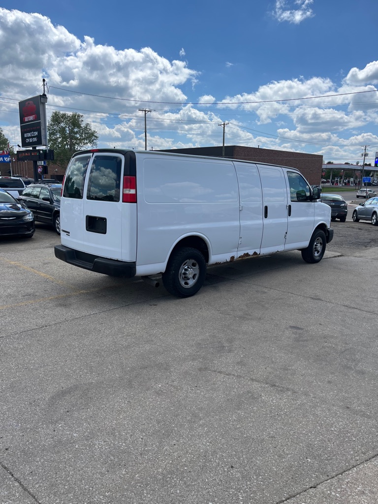 2014 Chevrolet G2500 Vans #4