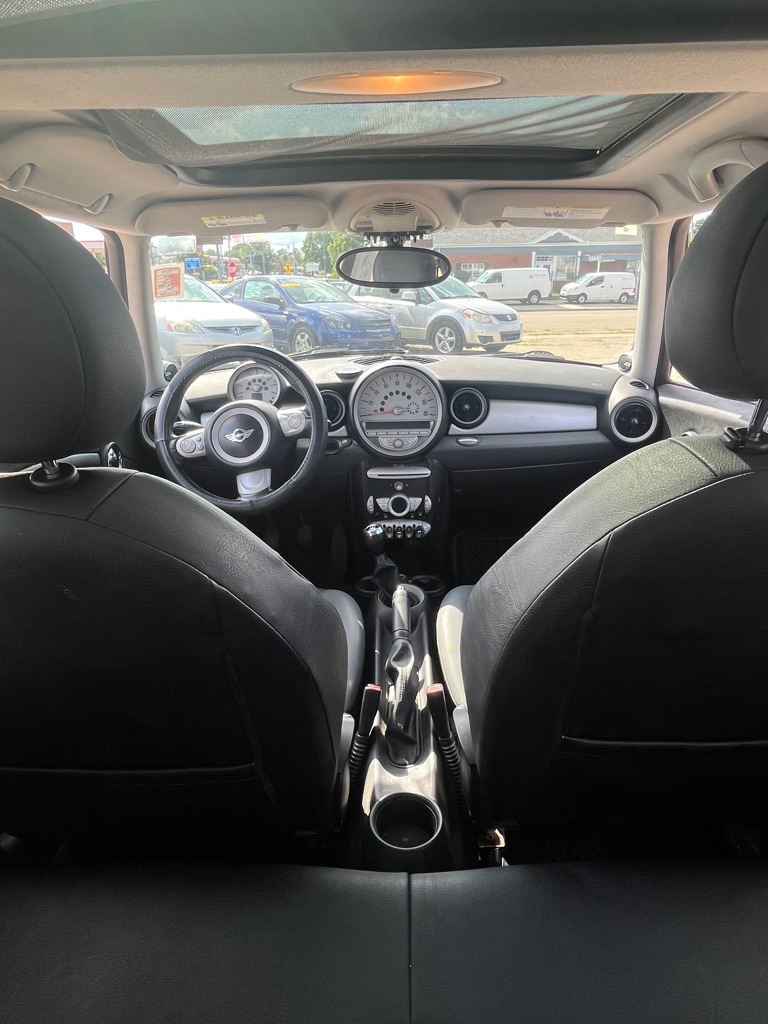 2010 Mini Cooper #13