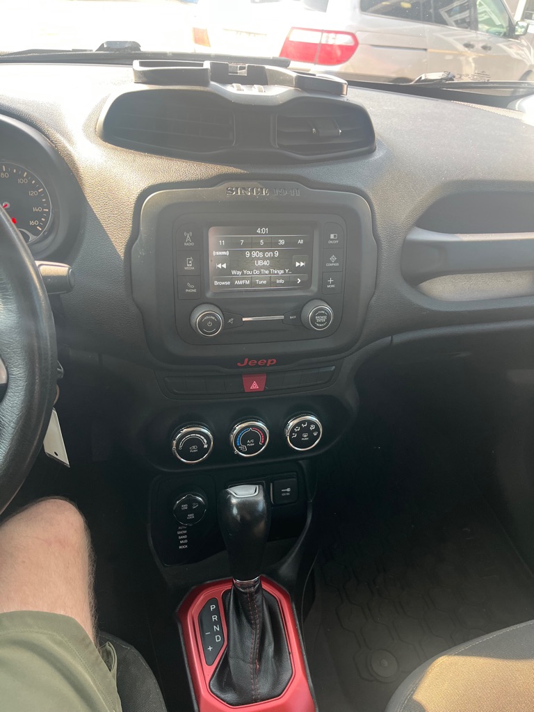 2015 Jeep Renegade #17