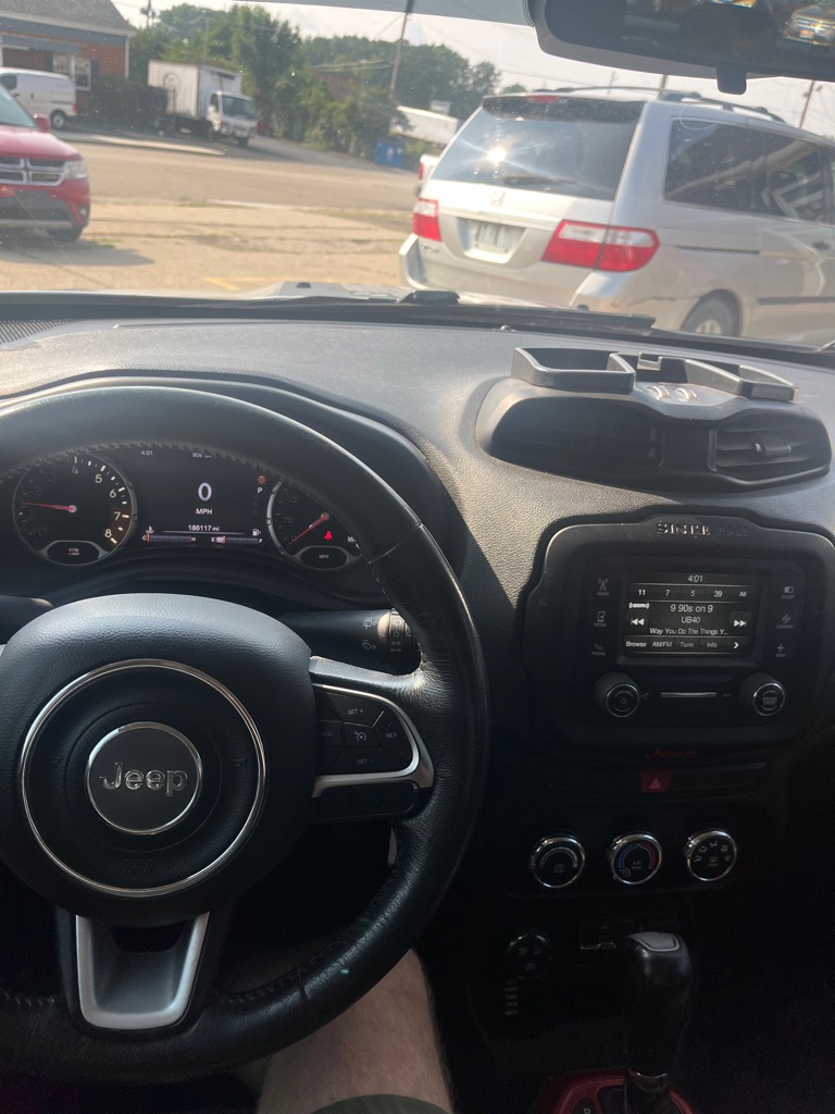 2015 Jeep Renegade #15