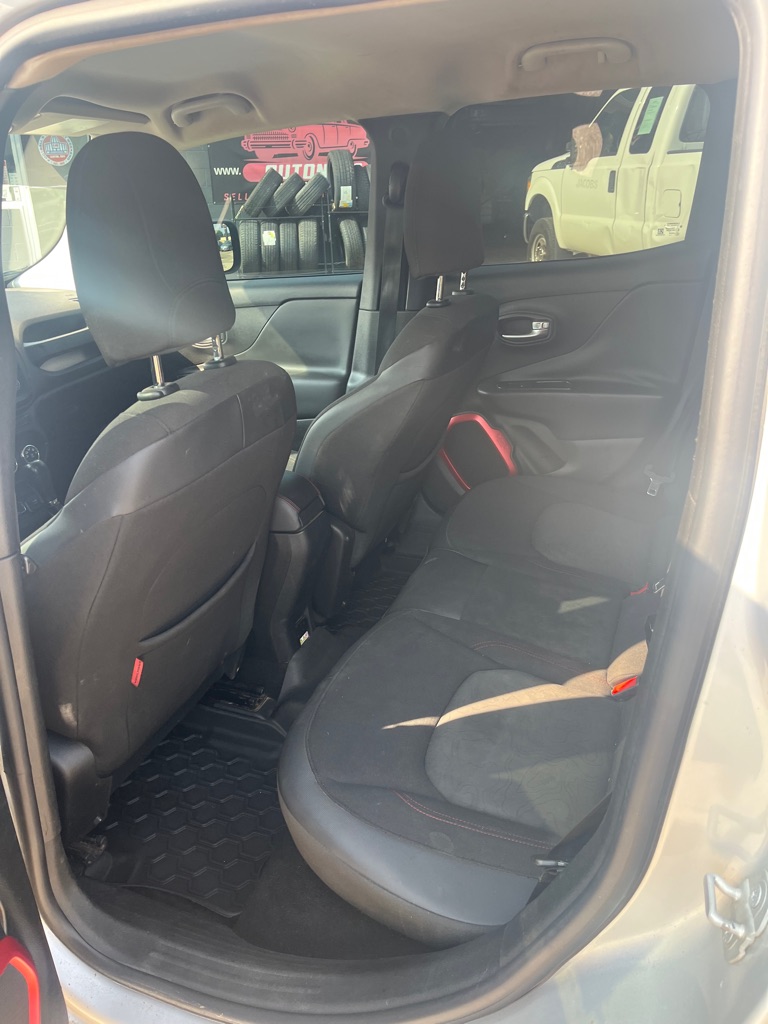 2015 Jeep Renegade #13