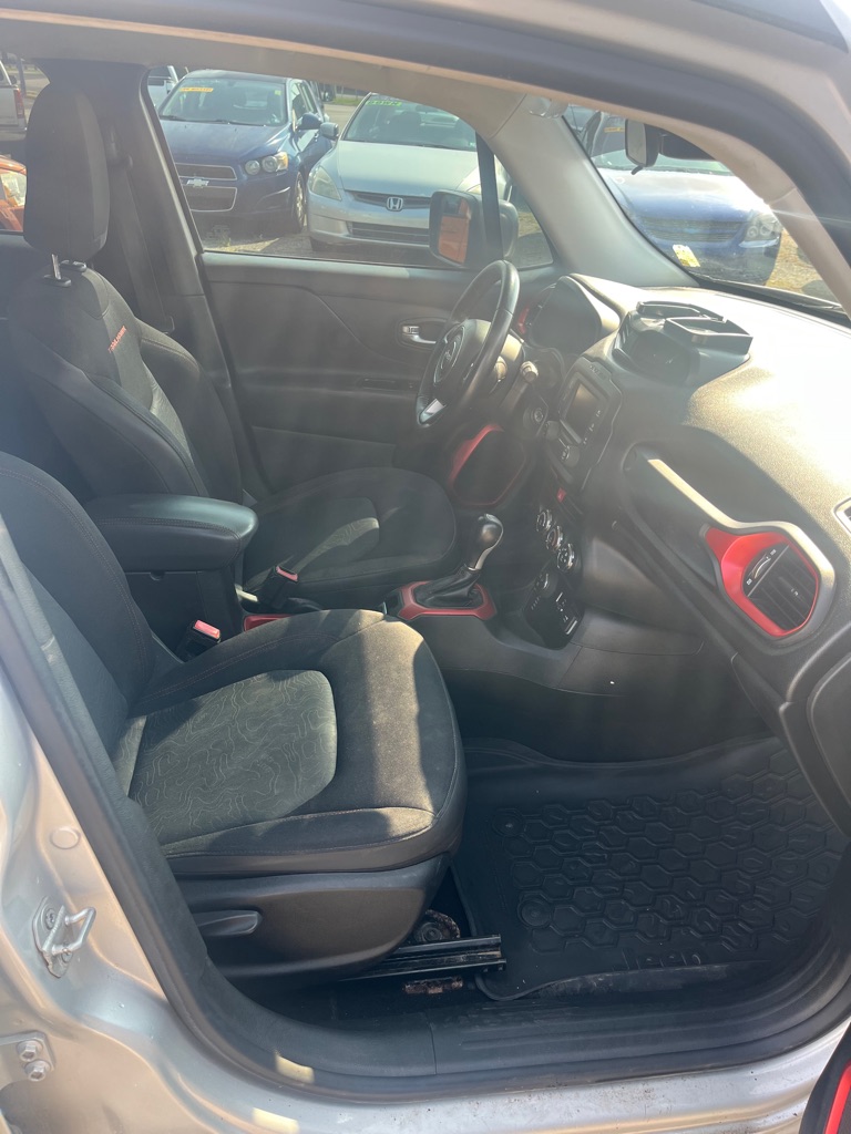 2015 Jeep Renegade #9