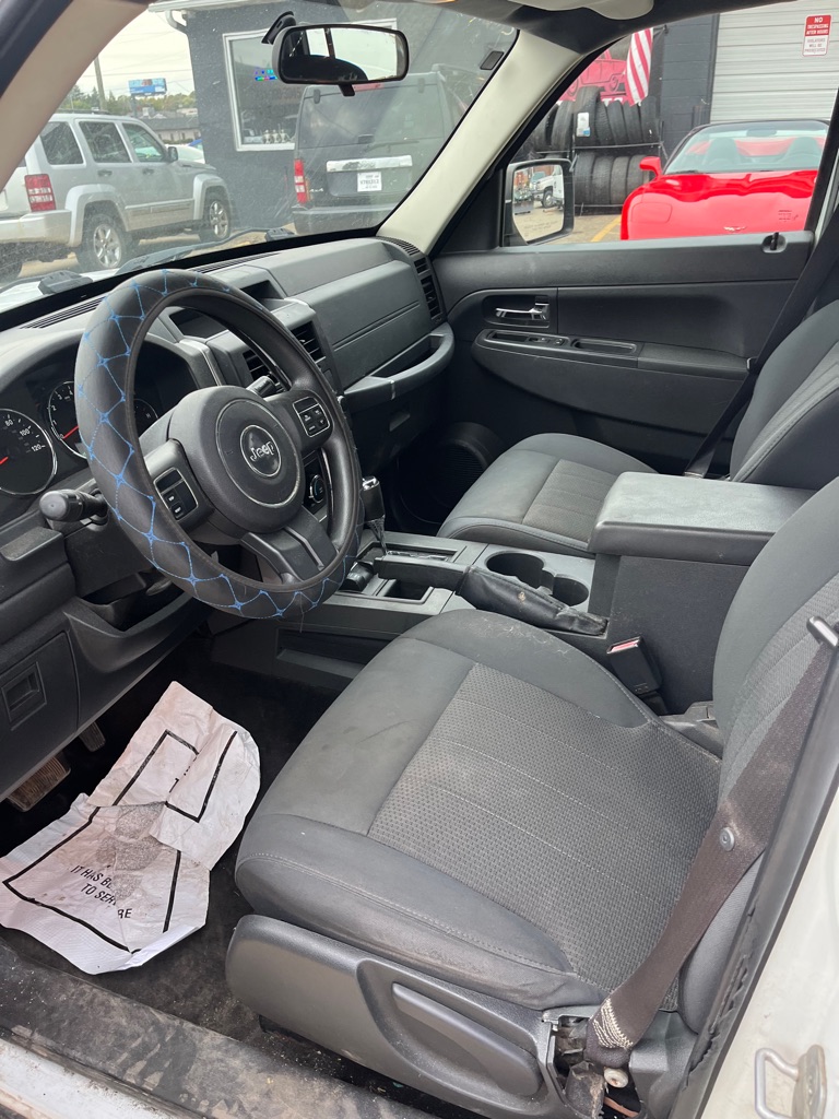 2011 Jeep Liberty #14