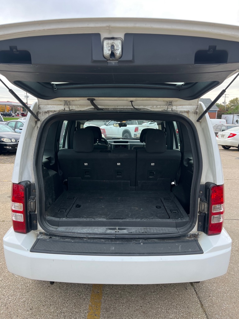 2011 Jeep Liberty #11