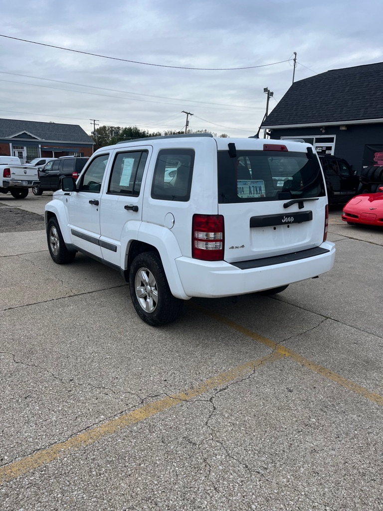 2011 Jeep Liberty #6