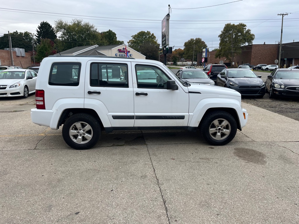 2011 Jeep Liberty #3