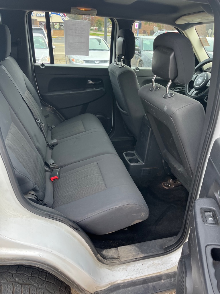 2011 Jeep Liberty #10