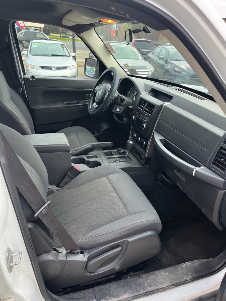 2011 Jeep Liberty #9