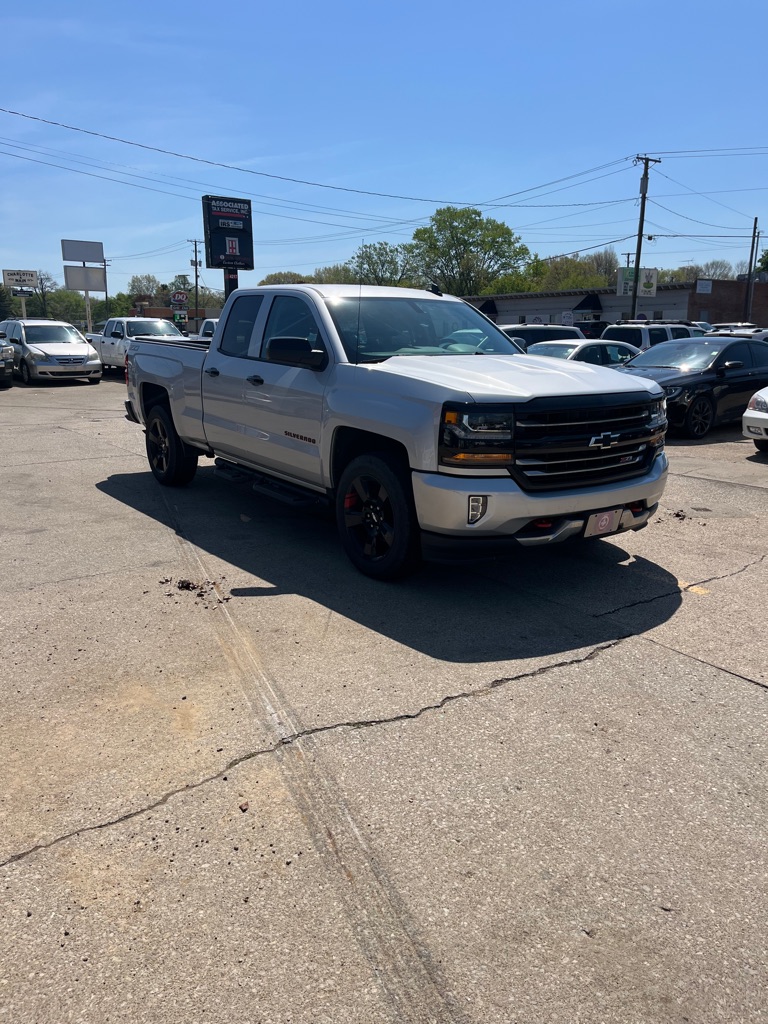 2018 Chevrolet Silverado 1500 #2
