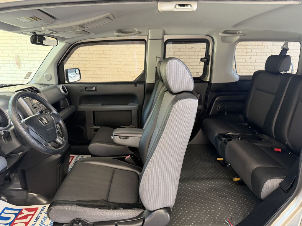 Photo 11 of this HONDA ELEMENT