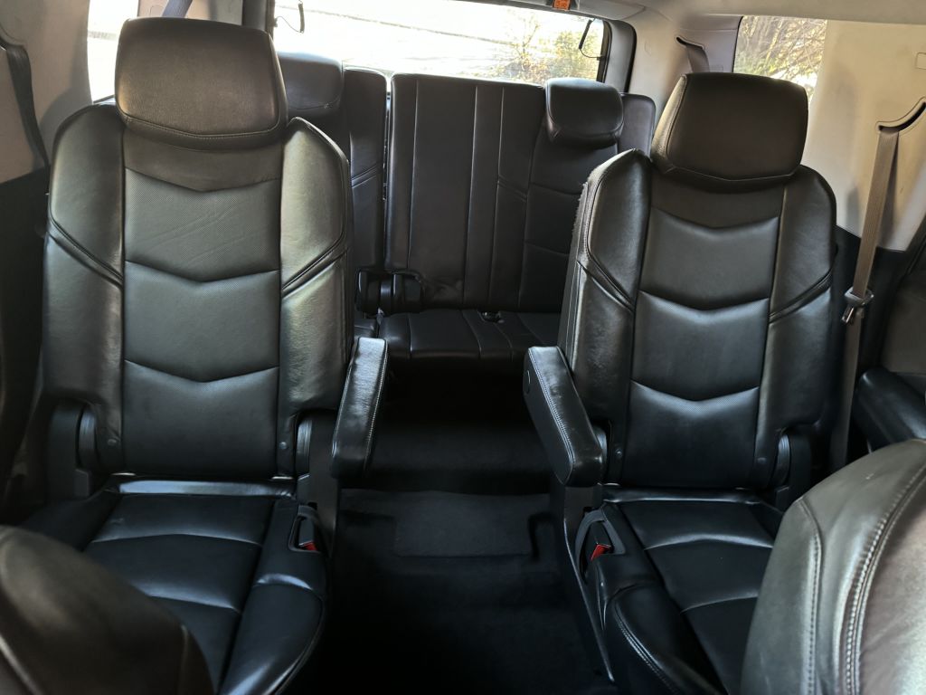 Photo 16 of this CADILLAC ESCALADE