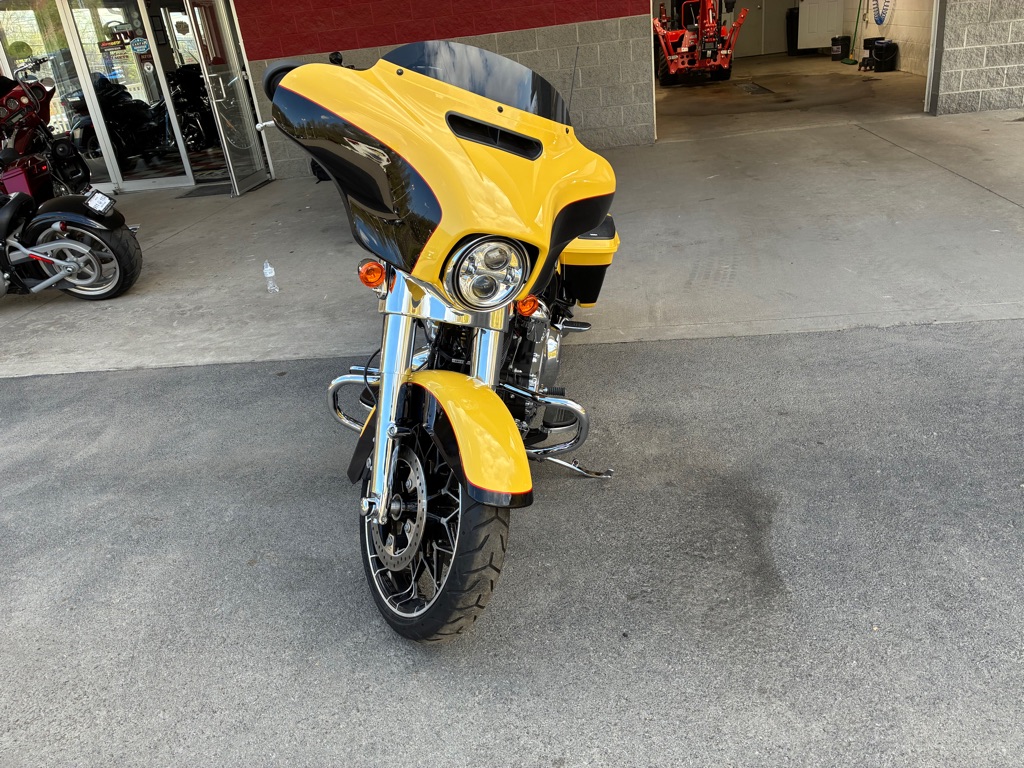 Photo 2 of this HARLEY DAVIDSON STREET GLIDE SP