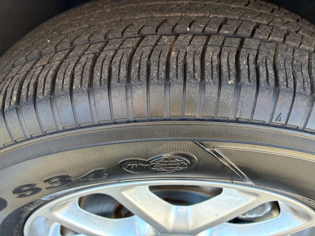 Photo 33 of this CHRYSLER PACIFICA