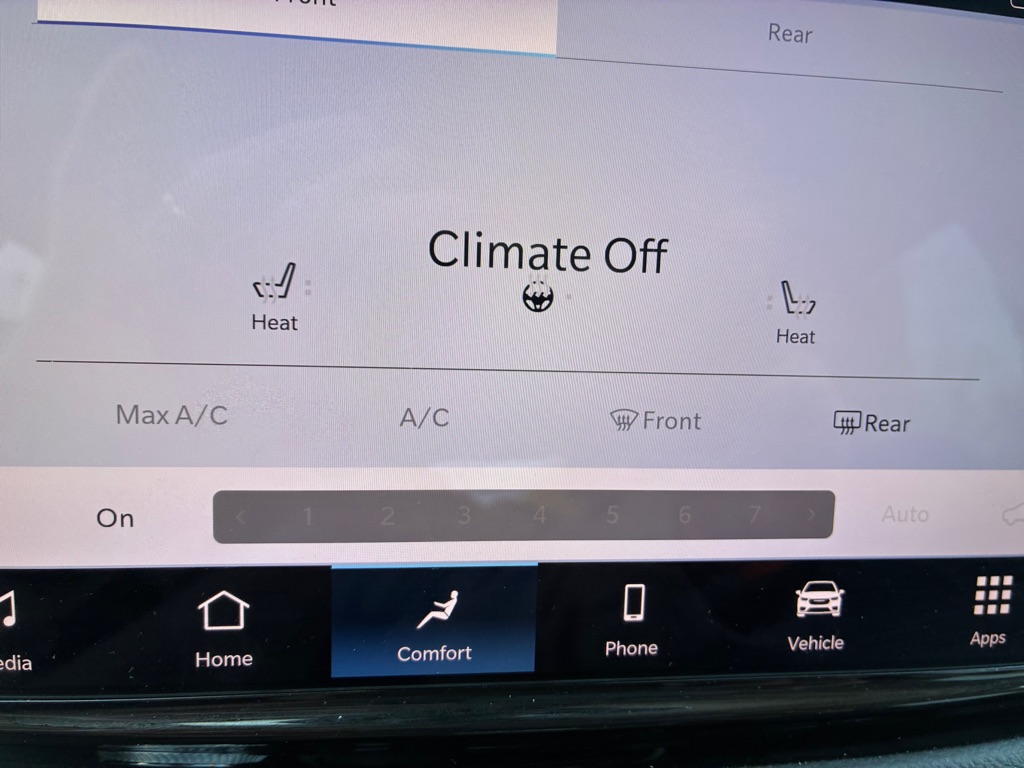 Photo 15 of this CHRYSLER PACIFICA
