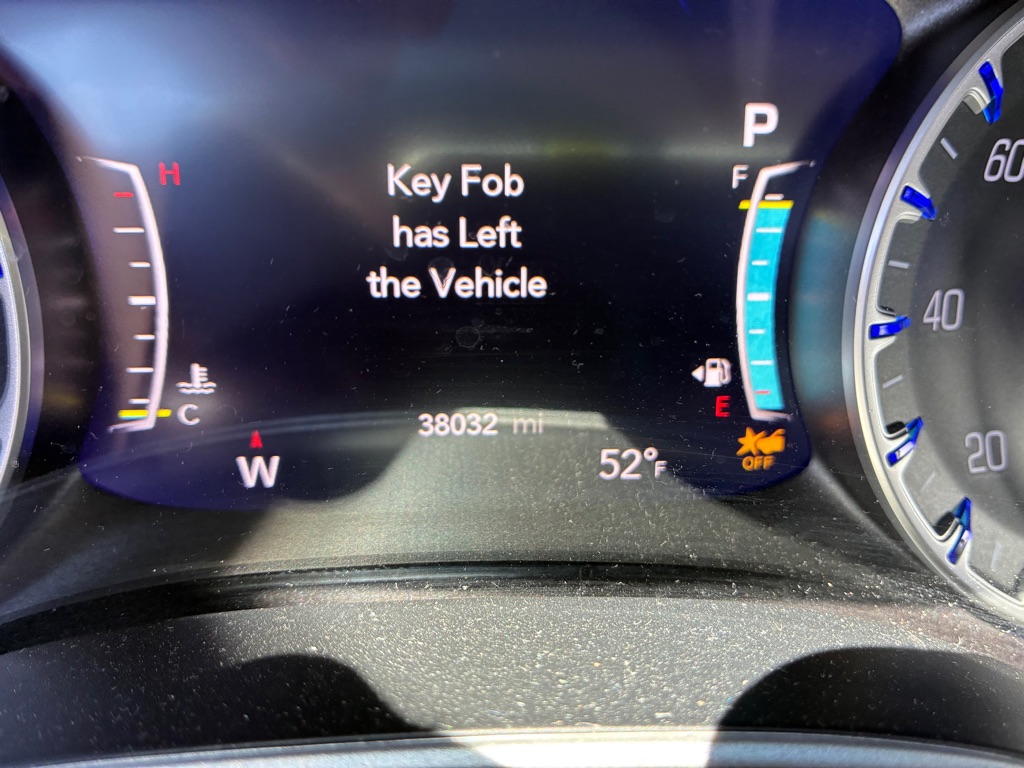 Photo 9 of this CHRYSLER PACIFICA