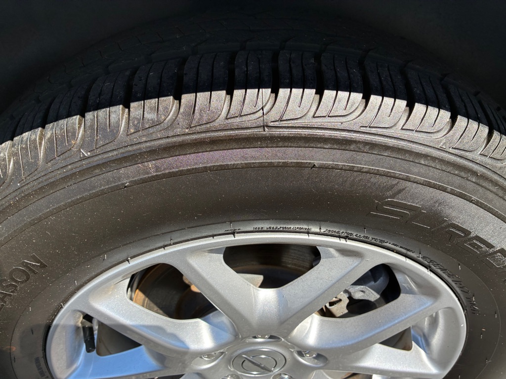 Photo 31 of this CHRYSLER PACIFICA