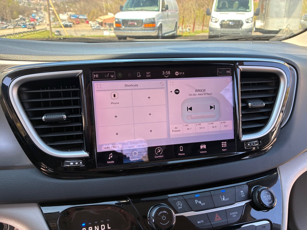 Photo 11 of this CHRYSLER PACIFICA