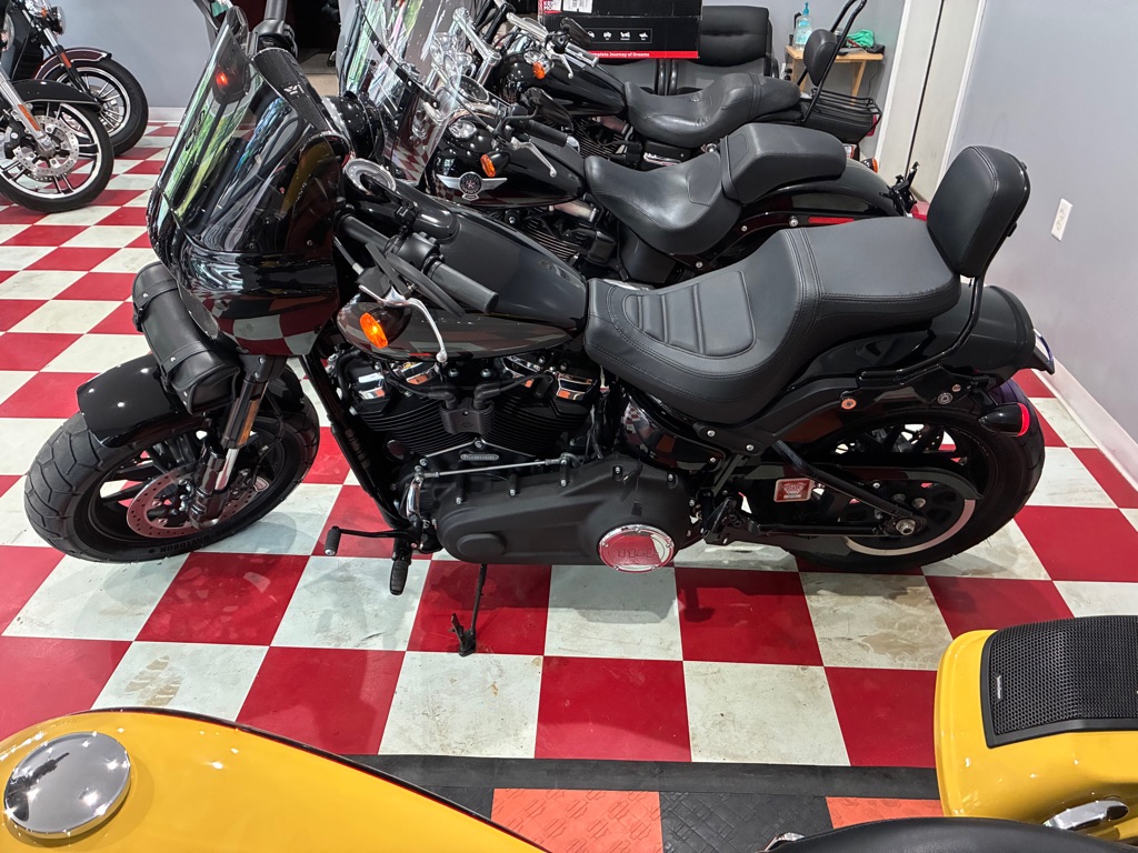 Photo 3 of this HARLEY DAVIDSON FAT BOB