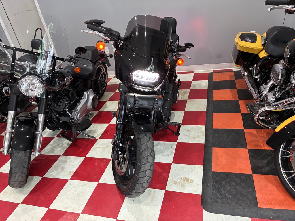 Photo 2 of this HARLEY DAVIDSON FAT BOB