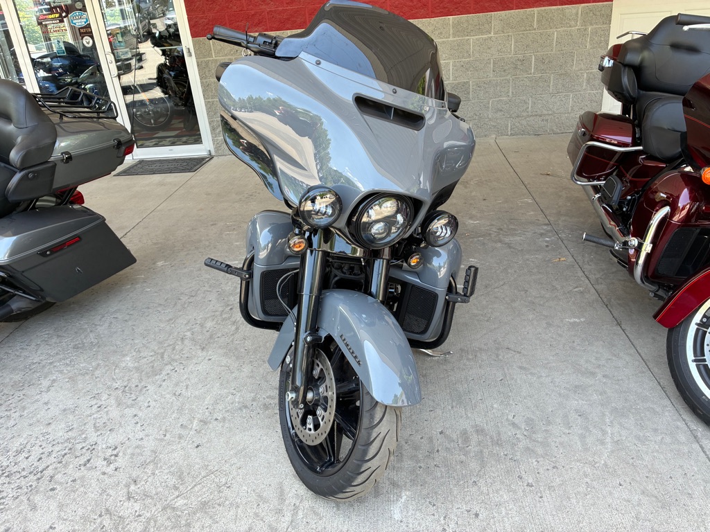 Photo 2 of this HARLEY DAVIDSON ULTRA LIMITED
