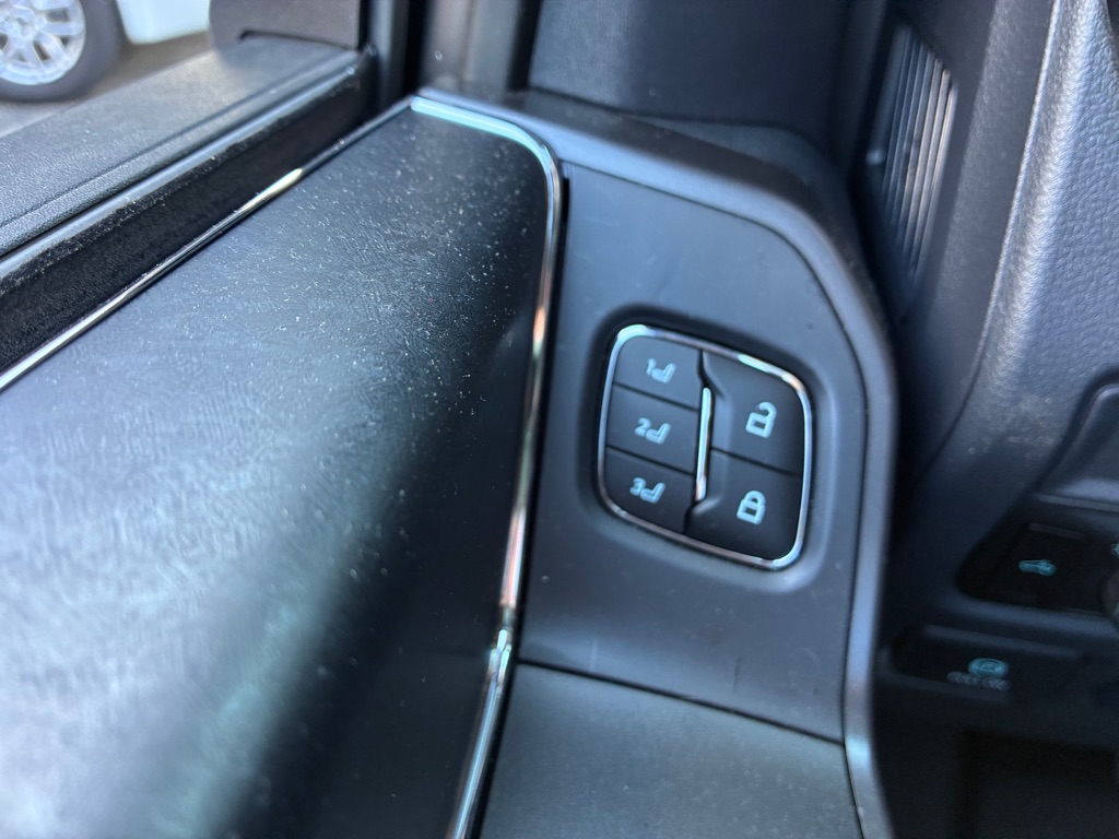 Photo 60 of this FORD F150