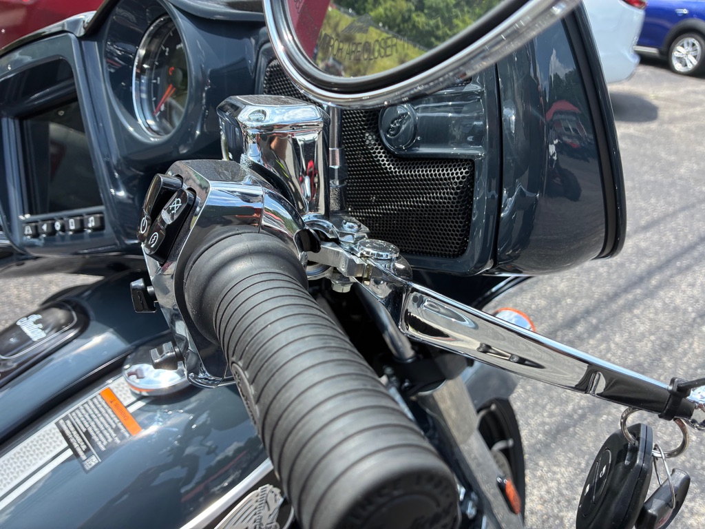 Photo 16 of this INDIAN CHIEFTAIN LTD