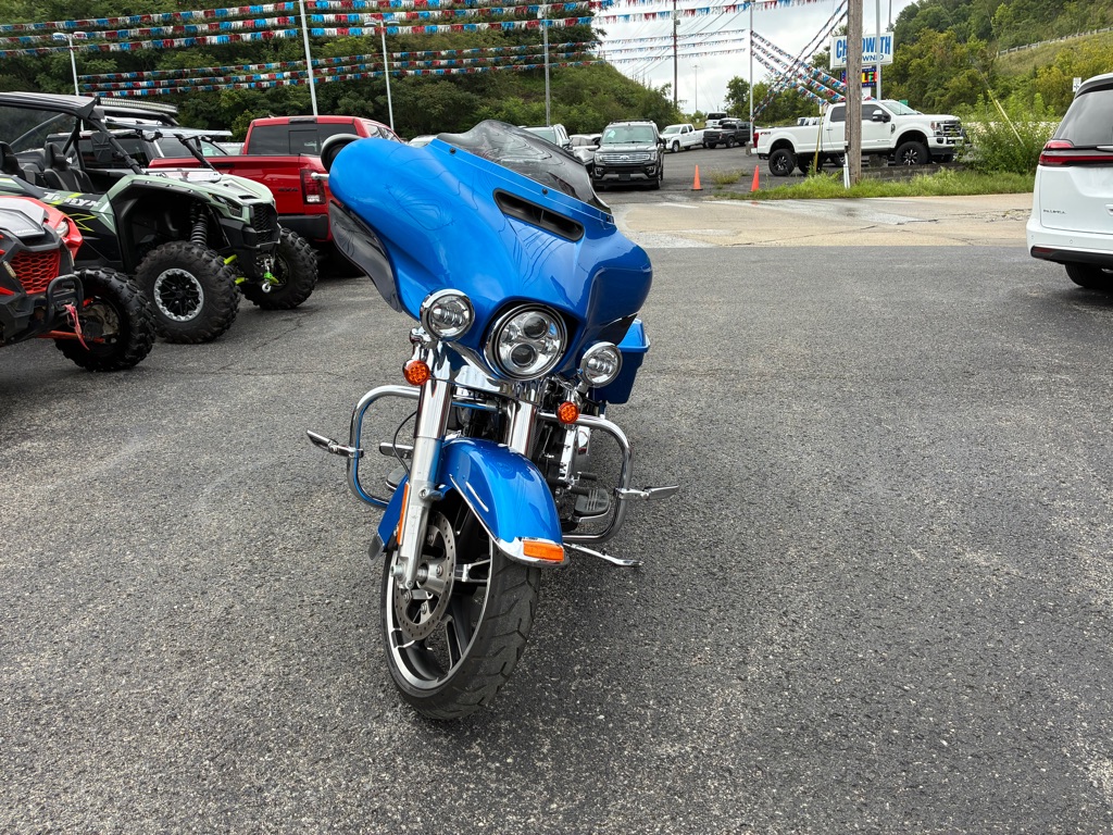 Photo 2 of this HARLEY DAVIDSON STREET GLIDE
