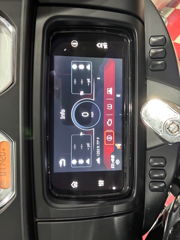 Photo 13 of this HARLEY DAVIDSON STREET GLIDE
