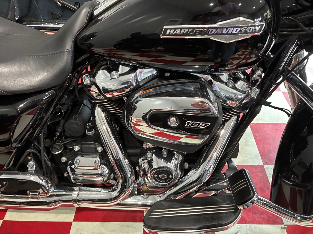 Photo 5 of this HARLEY DAVIDSON STREET GLIDE