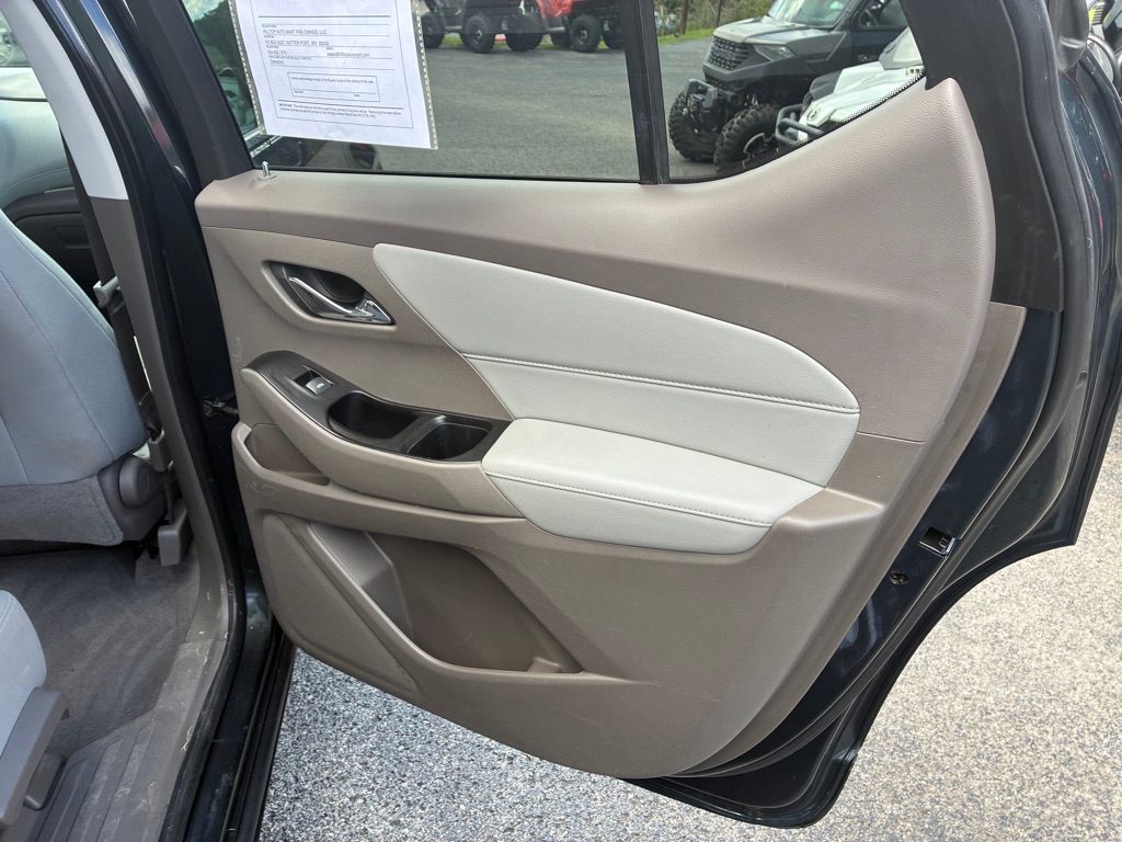 Photo 10 of this CHEVROLET TRAVERSE