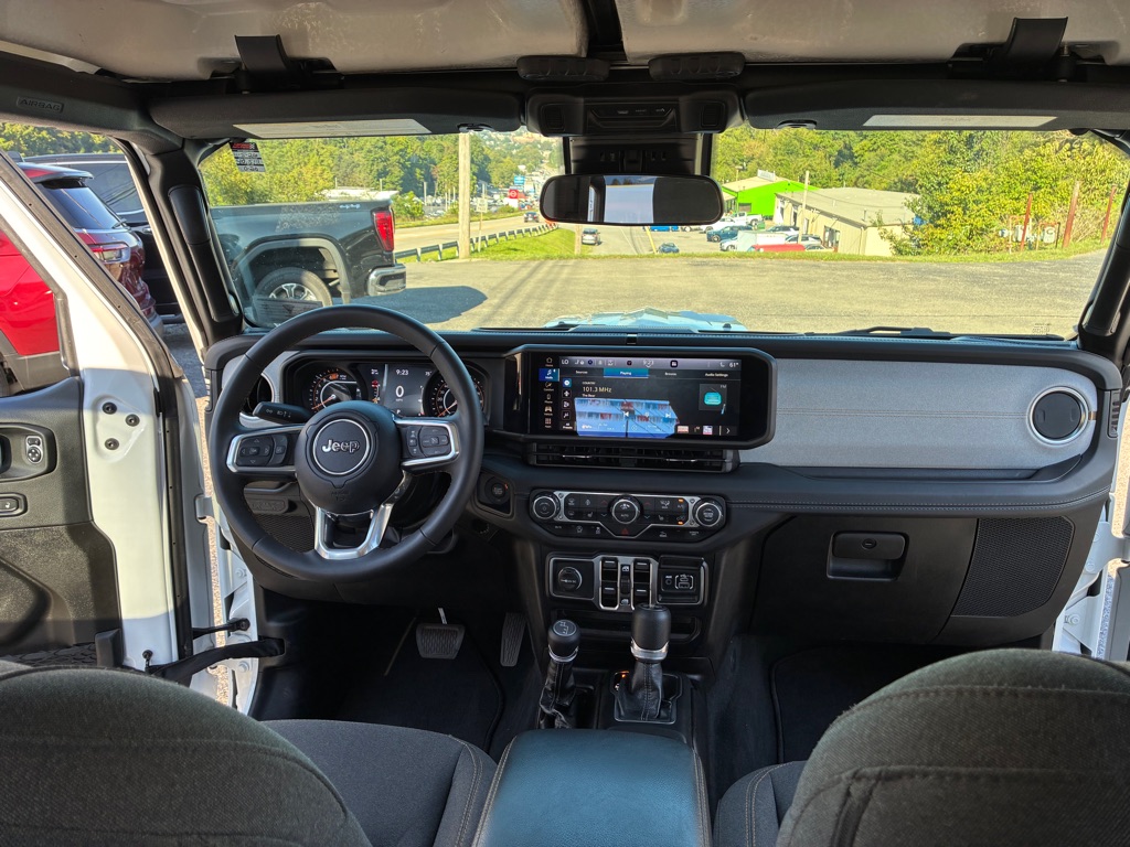 Photo 17 of this JEEP WRANGLER