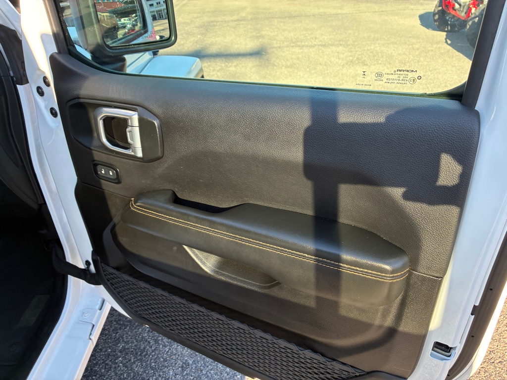 Photo 12 of this JEEP WRANGLER