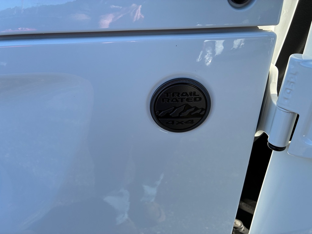 Photo 37 of this JEEP WRANGLER