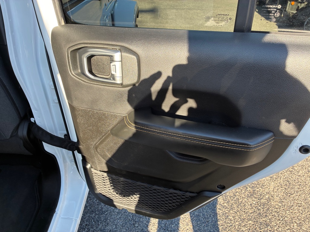 Photo 11 of this JEEP WRANGLER