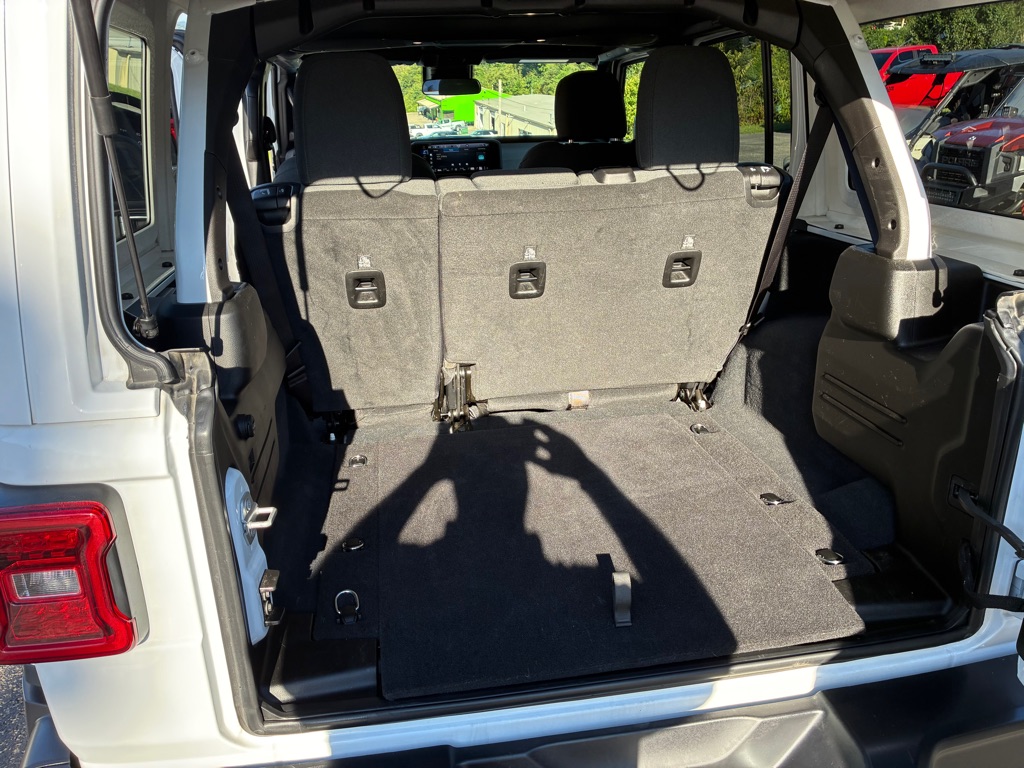 Photo 9 of this JEEP WRANGLER
