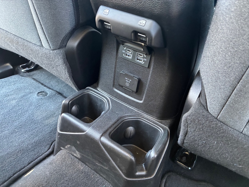 Photo 14 of this JEEP WRANGLER